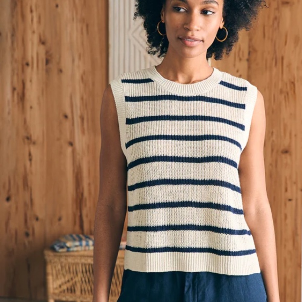 Like New! FAHERTY Miramar Linen Muscle Tank Ivory Navy stripe size Medium - Picture 3 of 11